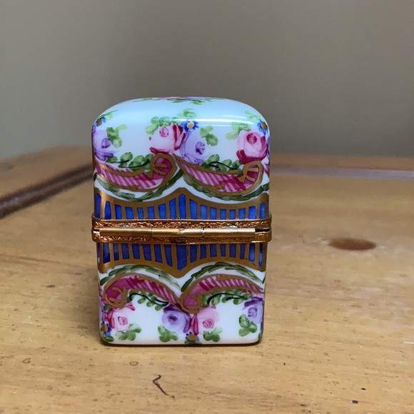 Limoges France Peint Main Trinket Box - Picture 3 of 9